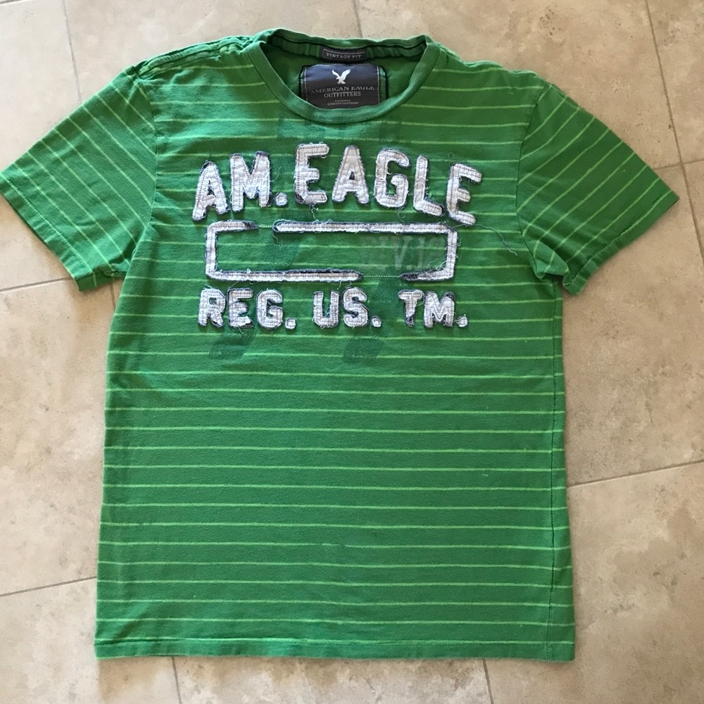 American Eagle green tee with raised embroidered letters